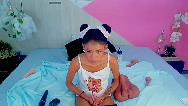 adisson_petite1 live sex cam