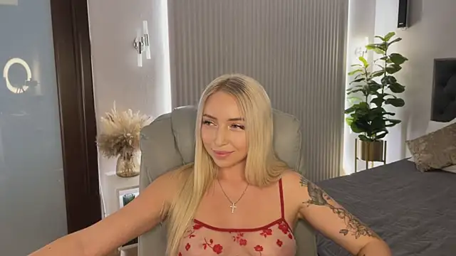 OhMyEmma's cam snapshot