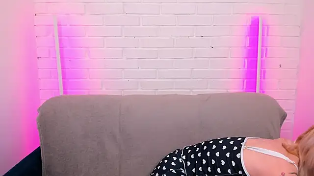 LikiLips's cam snapshot