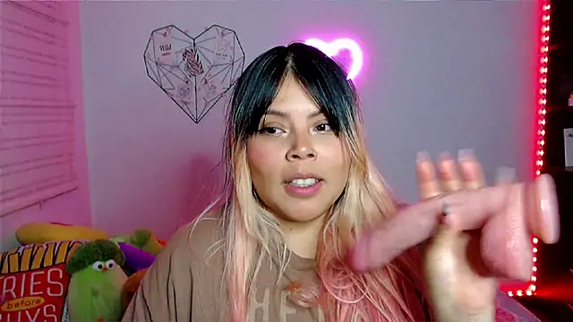 EllieMoonX's cam snapshot