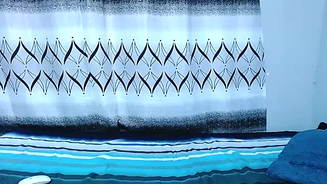 HotSmallTits's cam snapshot