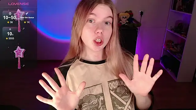 Strawberry_juli live sex cam