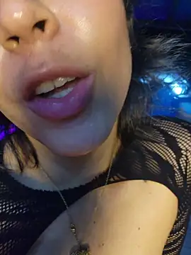 Kitty_San_xXx live sex cam