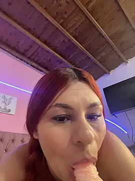 RedHotDoll's cam snapshot