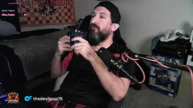 DevilPup75_'s cam snapshot