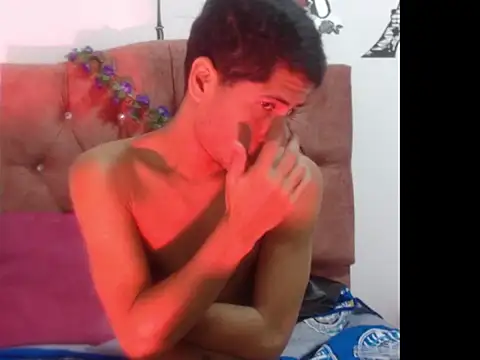 axel_rosse012's cam snapshot