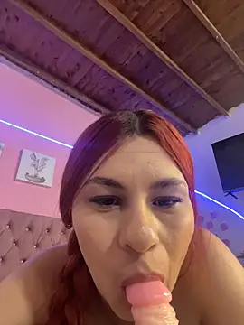 RedHotDoll's cam snapshot