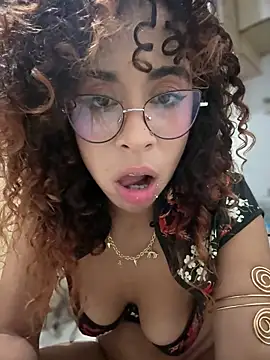 Woo_isDaphne's cam snapshot