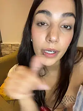 littlethyy live sex cam