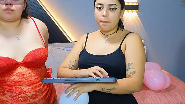 Laia_and_Aloby's cam snapshot