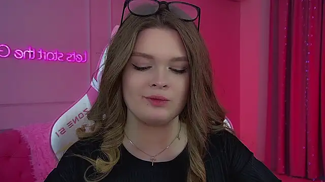 CrystalLyons's cam snapshot