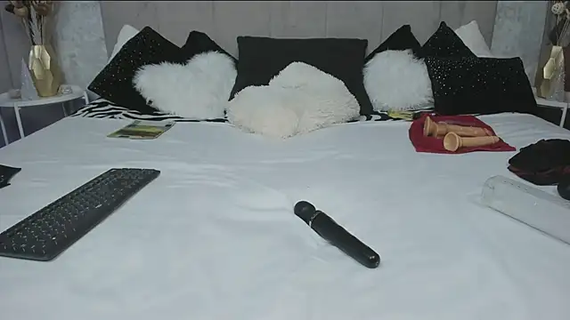 boobies4fun's cam snapshot