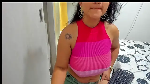 alaskmiller1's cam snapshot