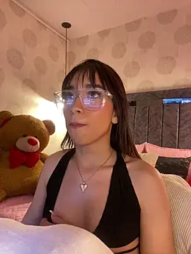 alahia_pink's cam snapshot