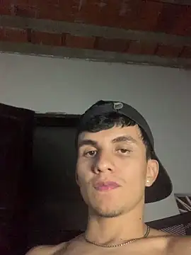 gabrielzinnnn085 live sex cam