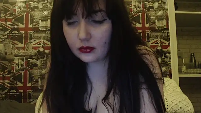 Lynylou live sex cam