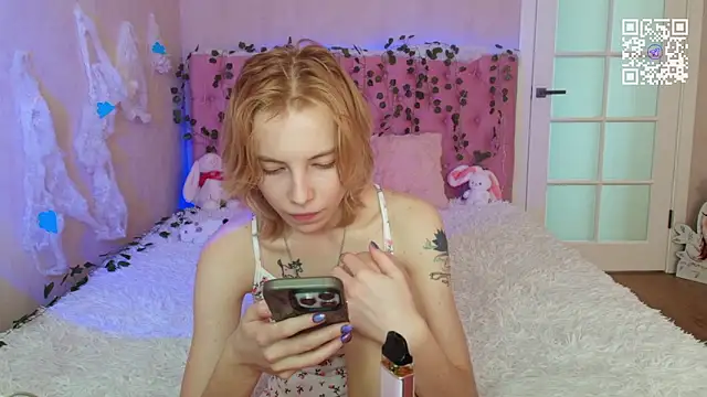 Pink_Lila18's cam snapshot