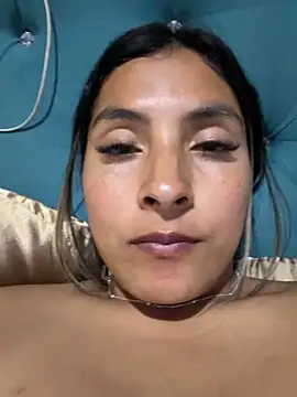 Cami_Leon2's cam snapshot