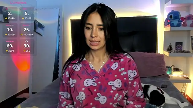 angela_black_hair's cam snapshot