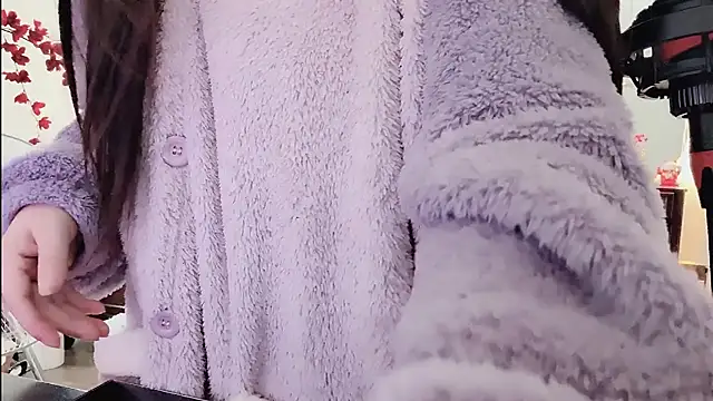 Caryln-Bun live sex cam