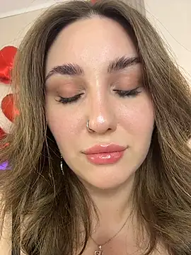 KiraBarlows live sex cam