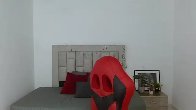 Axel_fox77 live sex cam