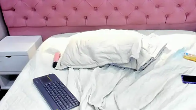 Katty_Kiiss_'s cam snapshot