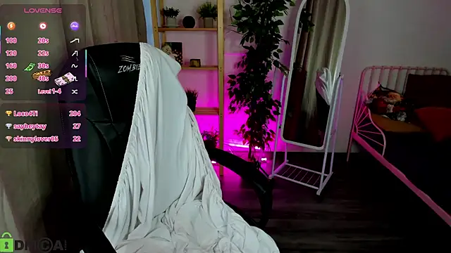 Aly_Alyc's cam snapshot