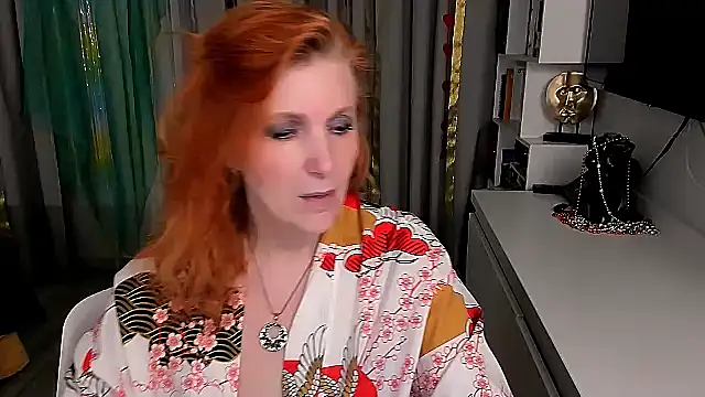 Almaz-Fire-Fox-One live sex cam