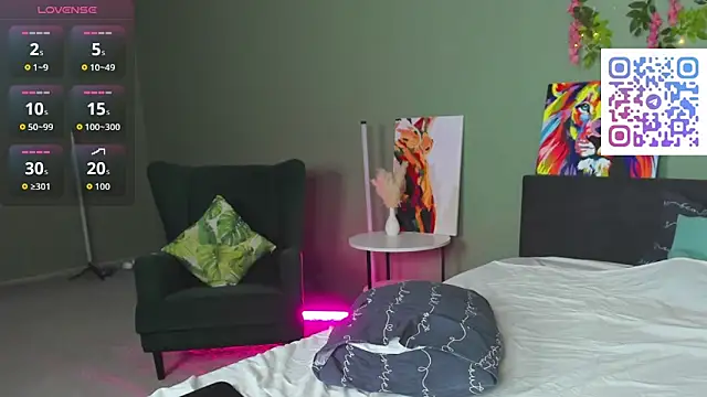 Lisbeth__Salander's cam snapshot