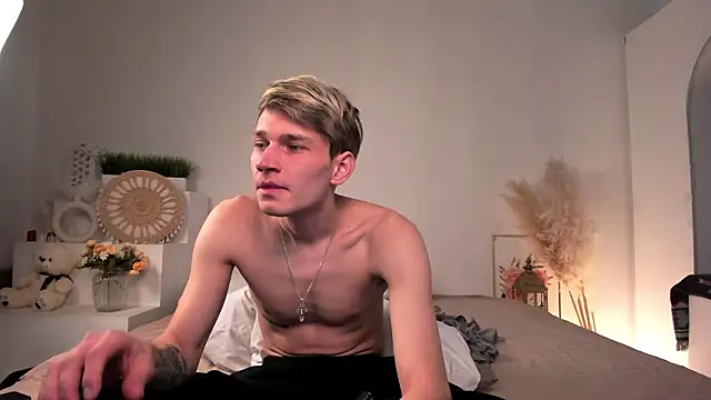 Volan_Starts live sex cam