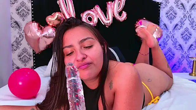 Alice-Wonders's cam snapshot