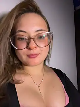 Lilaa2305's cam snapshot