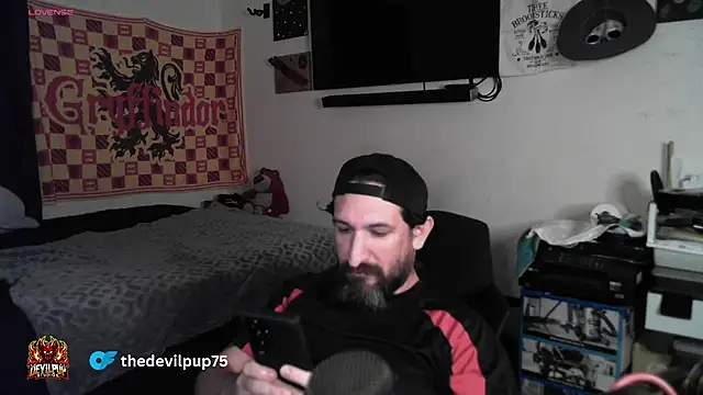 DevilPup75_'s cam snapshot