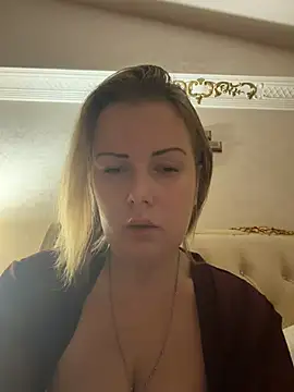 Piccolamonella29 live sex cam