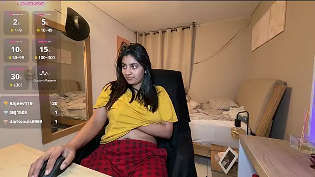 cloe_small's cam snapshot