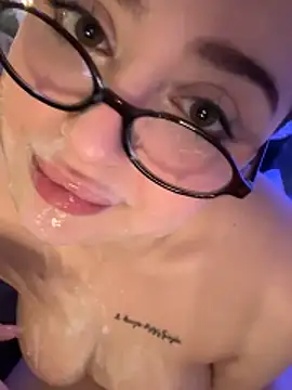 KellyMoors live sex cam