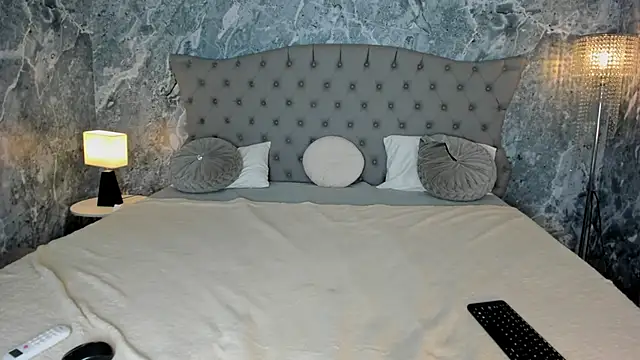 LucyLovelyy live sex cam