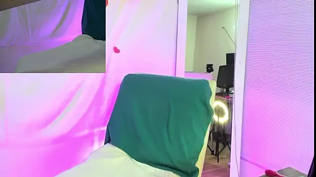 Nyomi_browm's cam snapshot