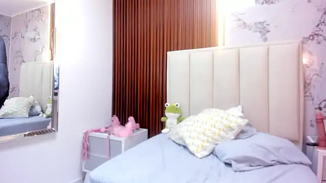 MADISON_ROWAN1's cam snapshot