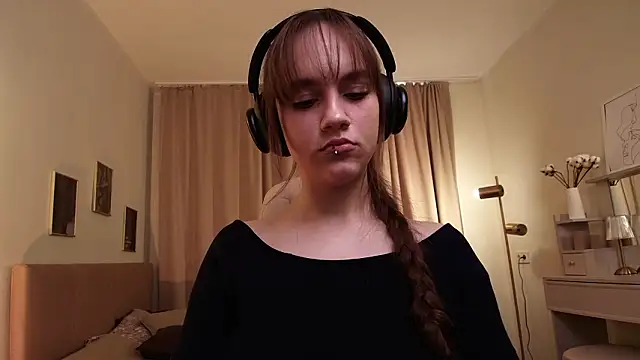 Jamie_Chung's cam snapshot