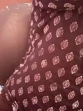 pari_rani7's cam snapshot