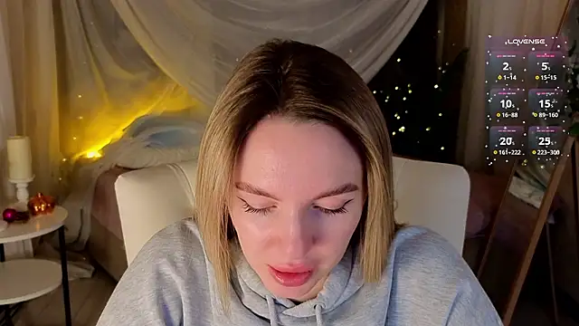 molly_crystal's cam snapshot