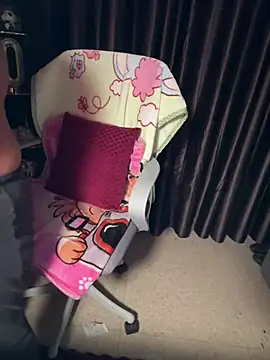 Lucky_Flora's cam snapshot