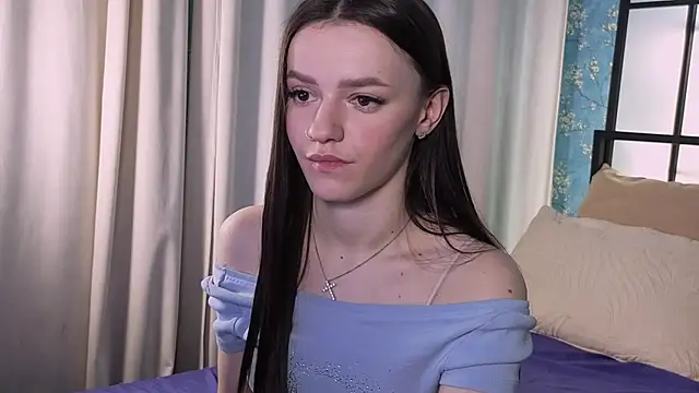 E_l_i_z_e_'s cam snapshot