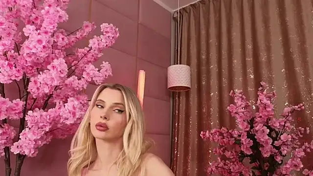 Elliblue's cam snapshot