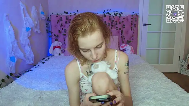 Pink_Lila18's cam snapshot