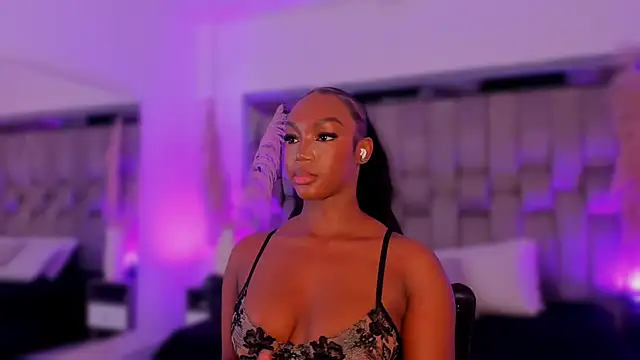 ChaynnaCooper's cam snapshot