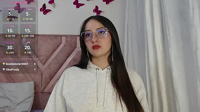 Roxy_Fox-'s cam snapshot