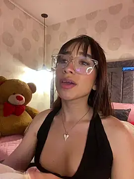 alahia_pink's cam snapshot